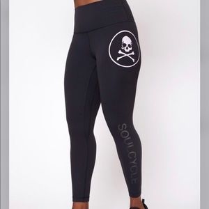 Black Lululemon Soul Cycle leggings
